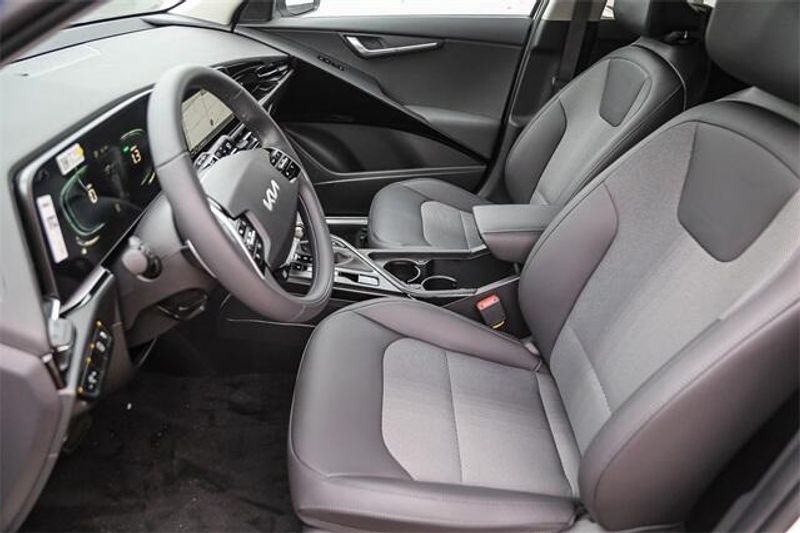 2025 Kia Niro EXImage 10