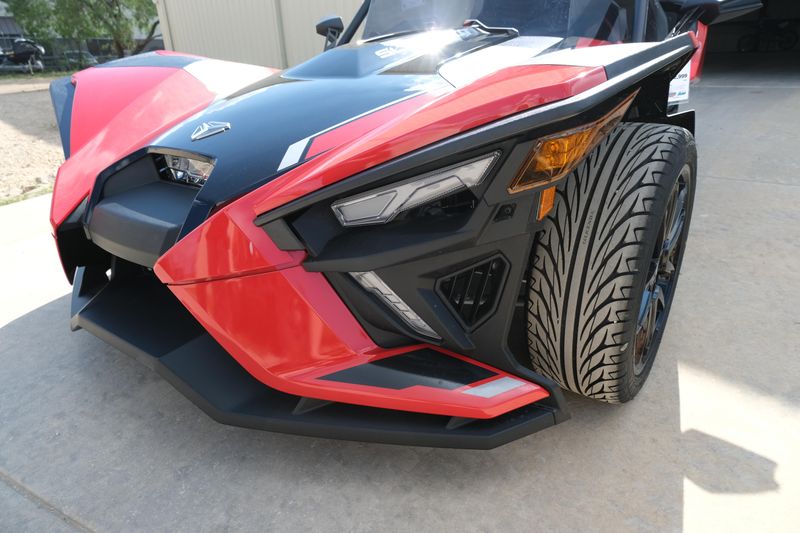 2024 Polaris SLINGSHOT SLR AUTODRIVE SLINGSHOT RED PEARLImage 15