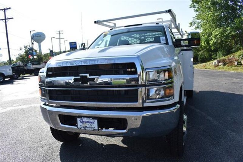 2023 Chevrolet Silverado 5500HD Work Truck in a Summit White exterior color and Dark Ash Seats With Jet Black Interior Accentsinterior. Raymond Auto Group 888-703-9950 raymonddeals.com 