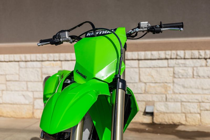 2025 Kawasaki KX250X LIME GREENImage 5