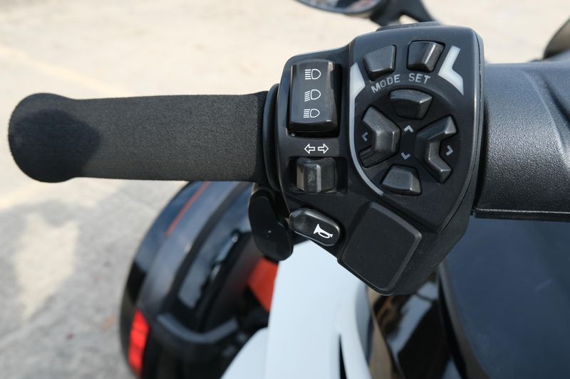USED 2014 CAN-AM RD SPYDER RS S 991 Image 18