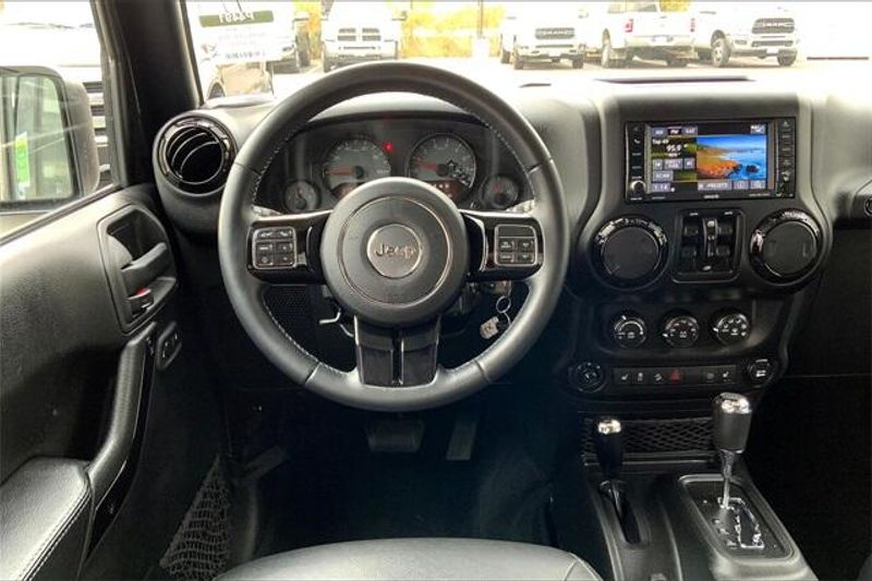 Used 2017 Jeep Wrangler JK Unlimited SaharaImage 4