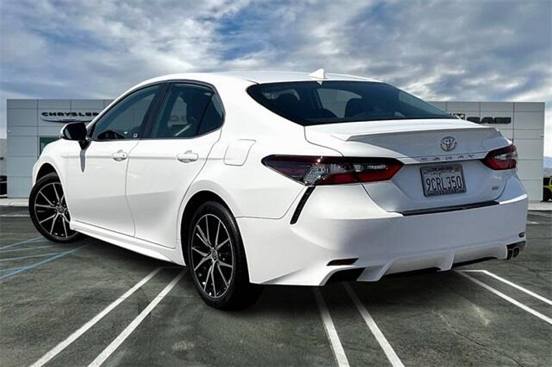 Used 2022 Toyota Camry SEImage 10