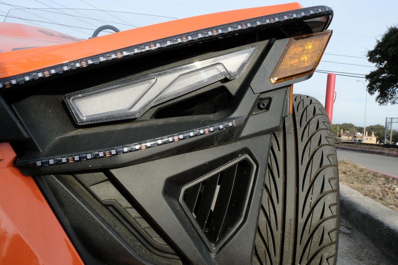 2024 Polaris SLINGSHOT SL AUTODRIVE VOLT ORANGEImage 34