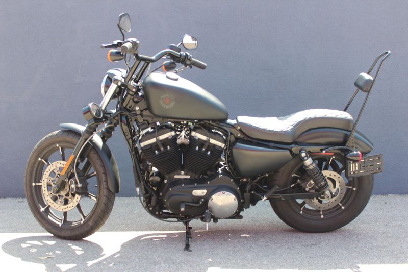 2022 Harley-Davidson Sportster Iron 883 Image 4