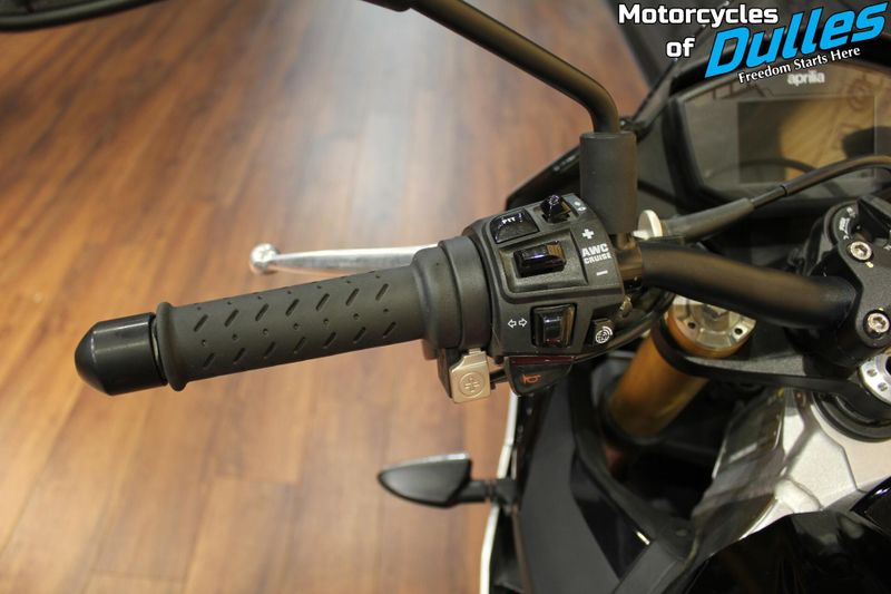 Used 2018 Aprilia Tuono V4 1100 RR Image 12