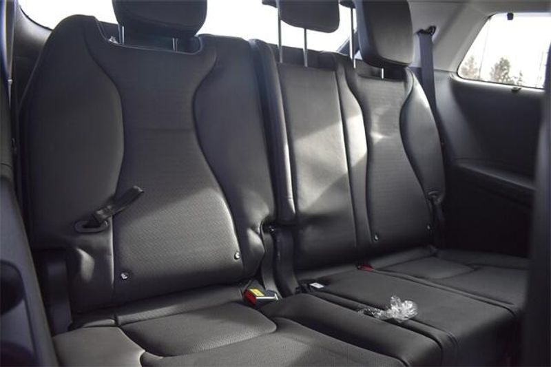 2025 Kia Carnival SX PrestigeImage 16