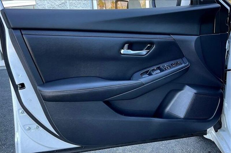 2022 Nissan Sentra SVImage 22