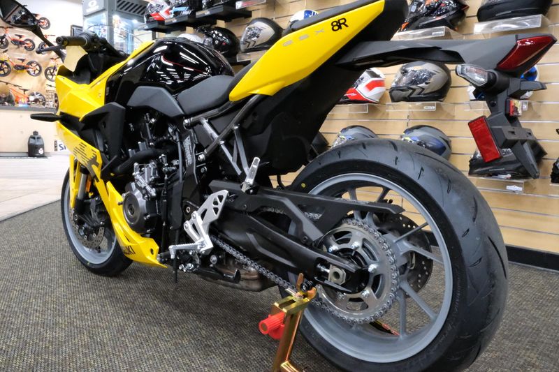 2024 SUZUKI GSXS 8R in a PEARL IGNITE YELLOW exterior color. Family PowerSports (877) 886-1997 familypowersports.com 