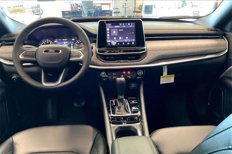 New 2026 Jeep Compass Latitude Altitude 4x4Image 4