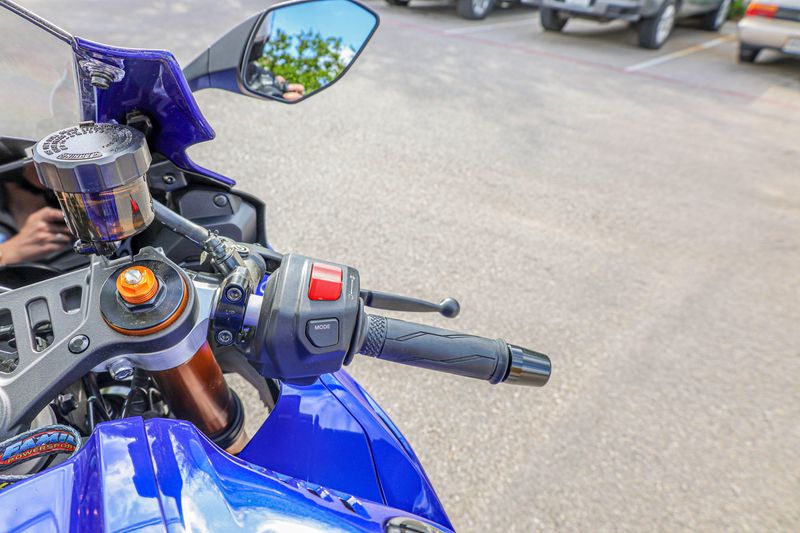 NEW 2026 YAMAHA YZFR7 Image 4