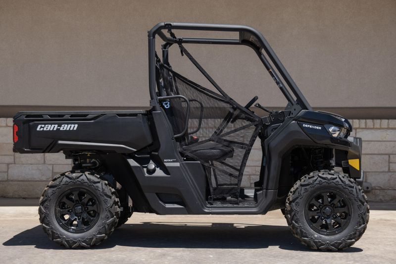 2025 Can-Am DEFENDER DPS HD9 STEALTH BLACKImage 2