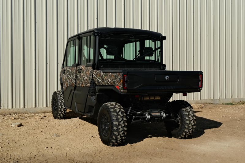 NEW 2026 CAN-AM DEFENDER MAX XT CAB HD11 WITH 1025 INCH TOUCHSCREEN Image 5