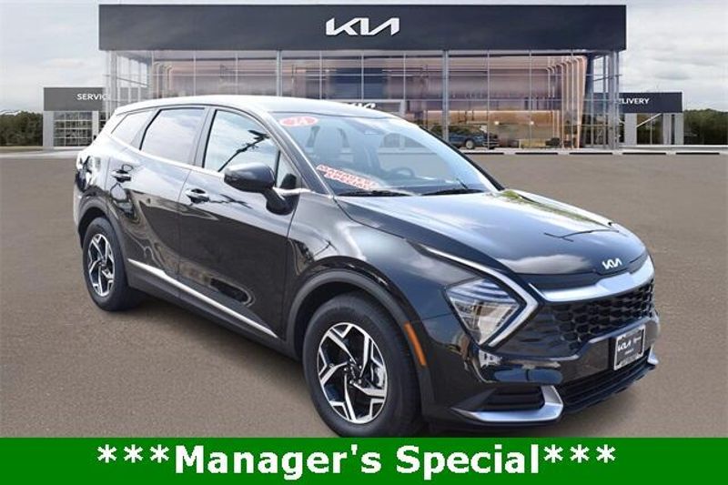 2024 Kia Sportage LXImage 1