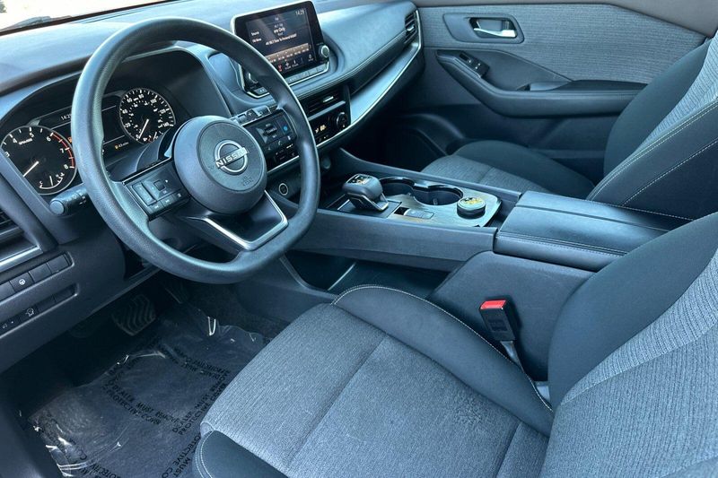 Used 2023 Nissan Rogue SVImage 10