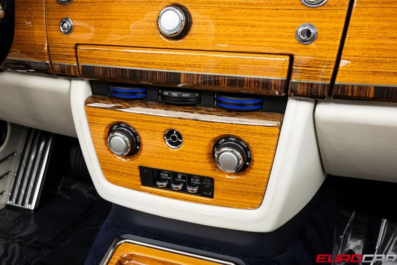 2010 Rolls-Royce Phantom Drophead Coupe *RARE INTERIOR * IMMACULATE CONDITION*Image 30