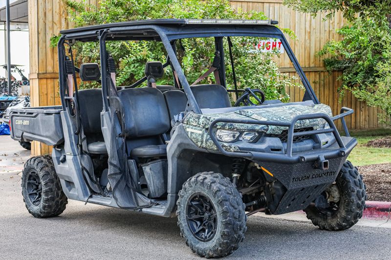 2017 Can-Am Defender MAX DPS HD8Image 1