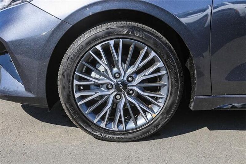 2023 Kia Forte GT-LineImage 12