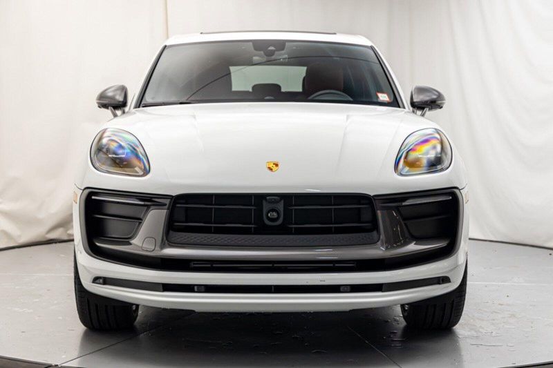 2024 Porsche Macan T in a White exterior color and Black/Bordeaux Redinterior. Lotus Manhattan 347-395-5714 lotusmanhattan.com 