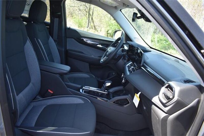 2025 Chevrolet TrailBlazer LTImage 12