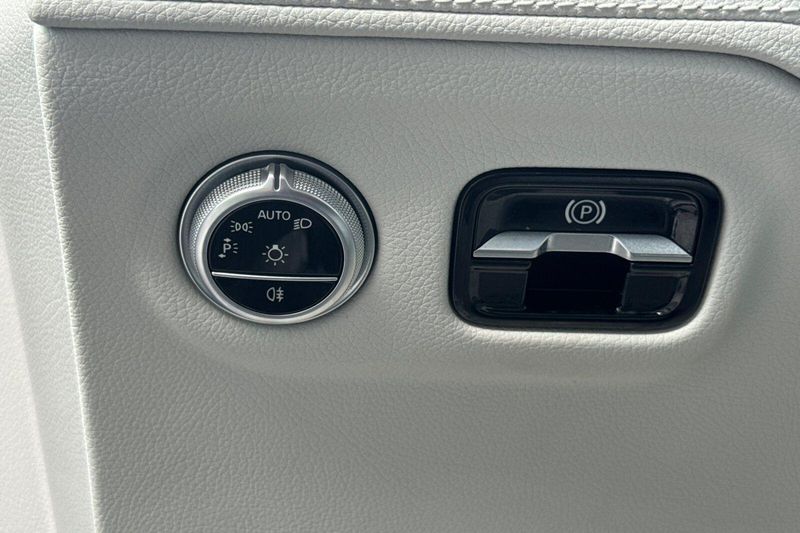 Used 2023 Mercedes-Benz EQS 450Image 33