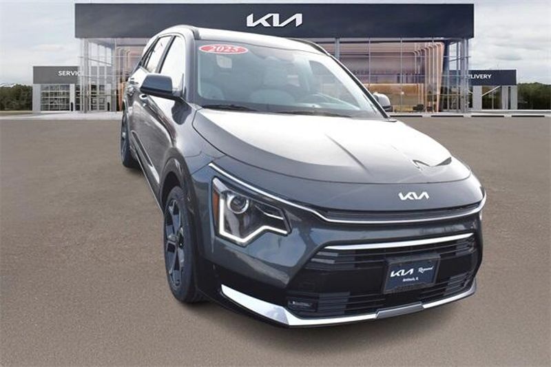 New 2025 Kia Niro EX TouringImage 9