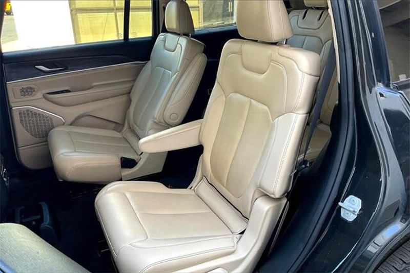 Used 2021 Jeep Grand Cherokee L LimitedImage 25