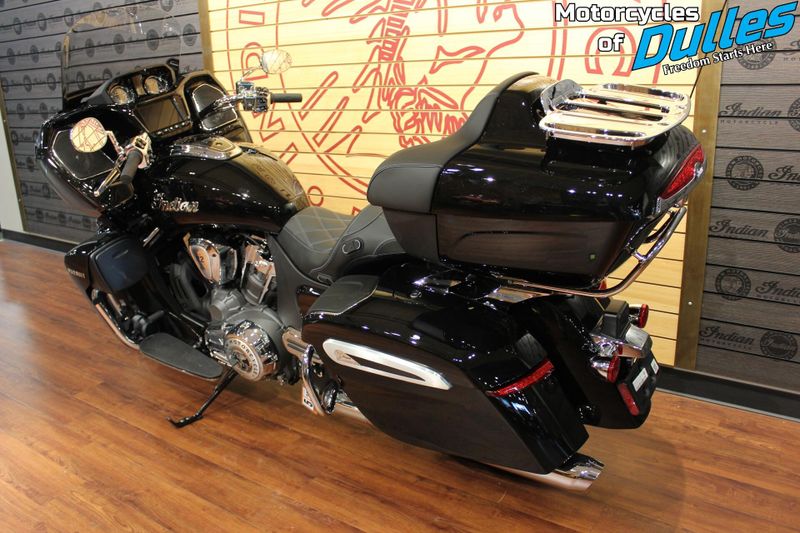 2025 Indian Motorcycle Pursuit Limited 112 Powerband Audio Image 6