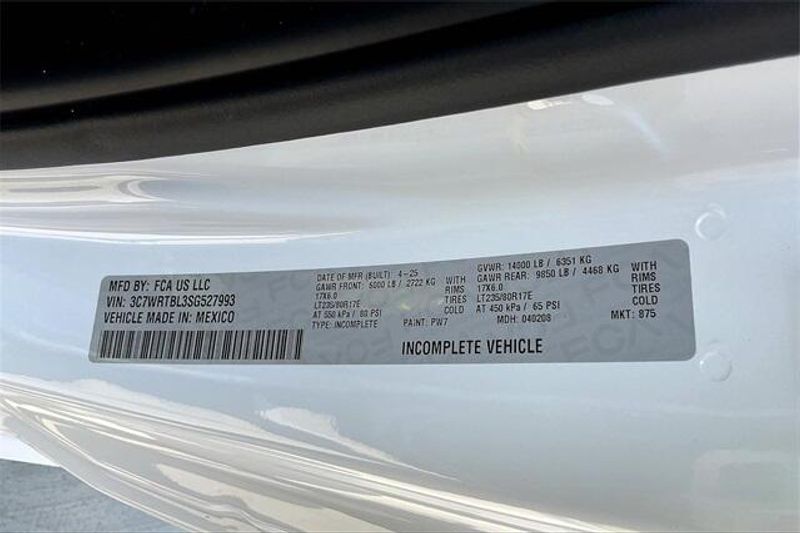 2025 RAM 3500 Tradesman Chassis Regular Cab 4x4 84