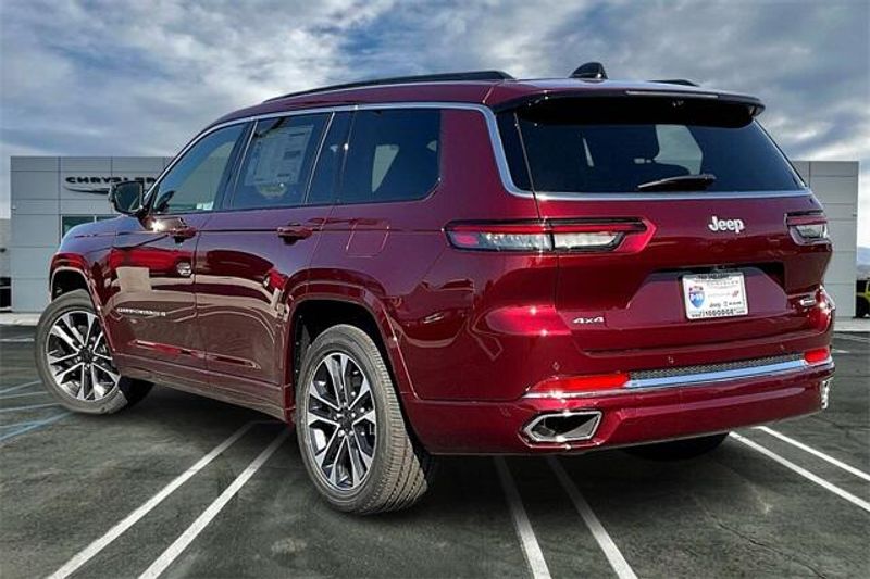 2025 Jeep Grand Cherokee L Overland 4x4Image 2