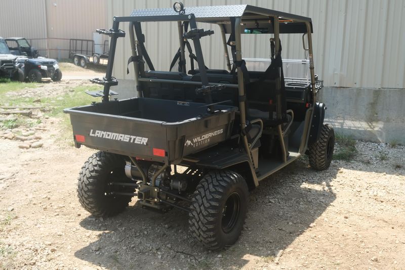 2025 LANDMASTER AMP CREW CAB WILDERNESS EDITION FOREST GREEN Image 10
