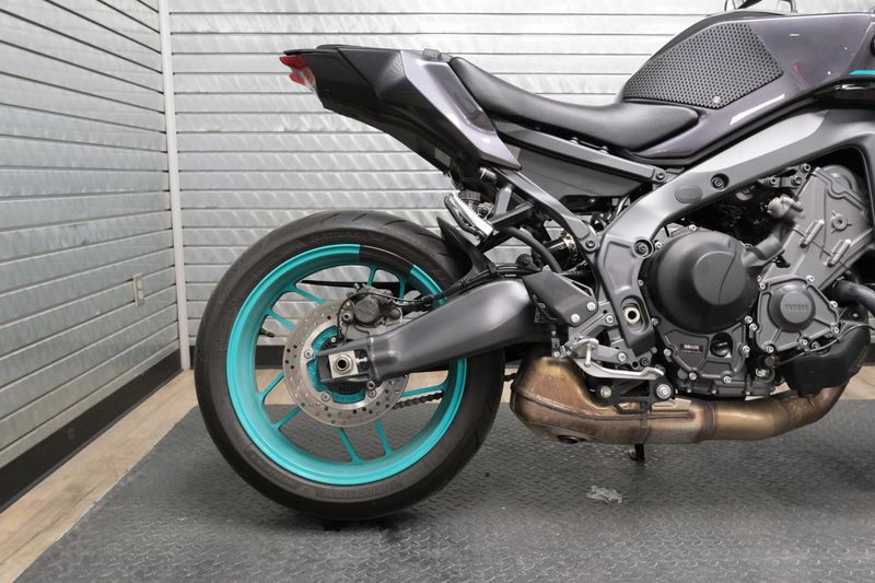 USED 2024 YAMAHA MT09 Image 15