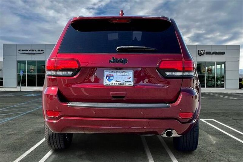 Used 2021 Jeep Grand Cherokee Laredo XImage 3