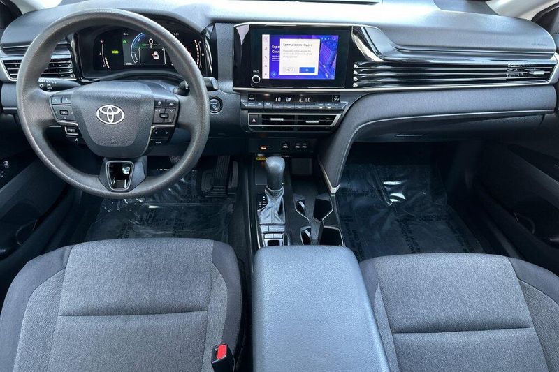 Used 2025 Toyota Camry LEImage 12