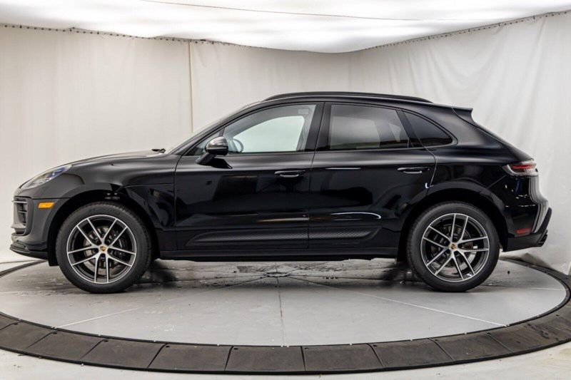 2024 Porsche Macan Image 2