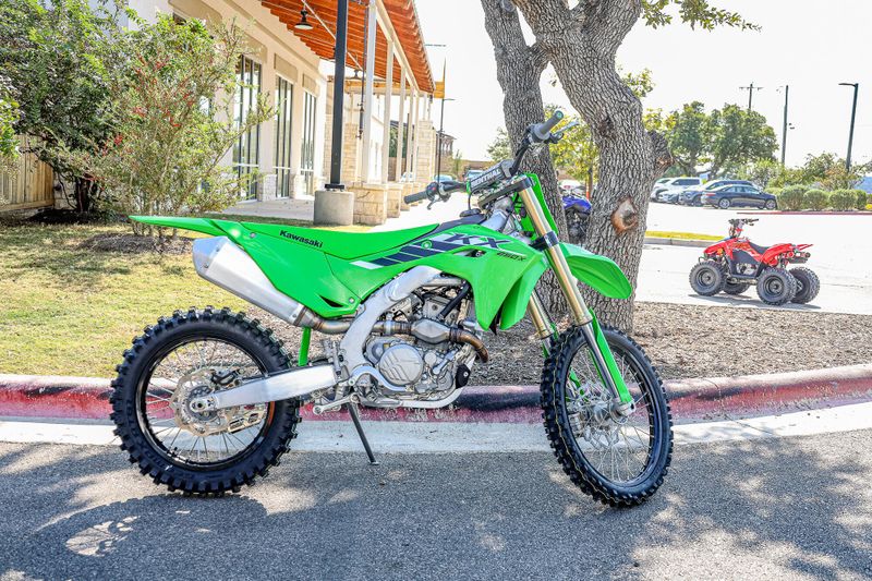 2025 Kawasaki KX250X LIME GREENImage 5