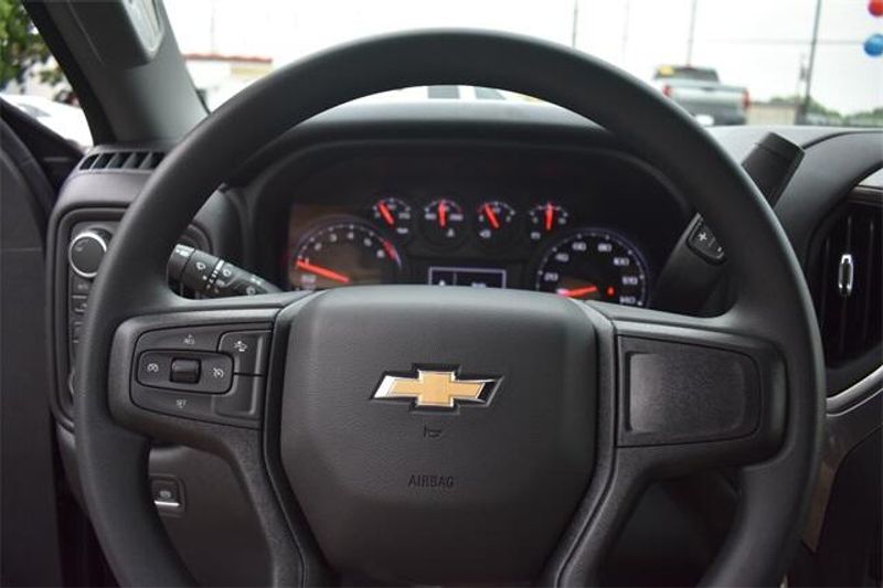 New 2025 Chevrolet Silverado 1500 CustomImage 28