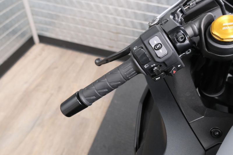 USED 2025 KAWASAKI NINJA ZX4RR ABS Image 18