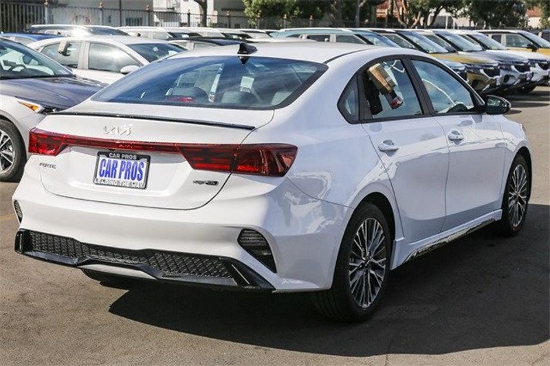 2024 Kia Forte GT-LineImage 17