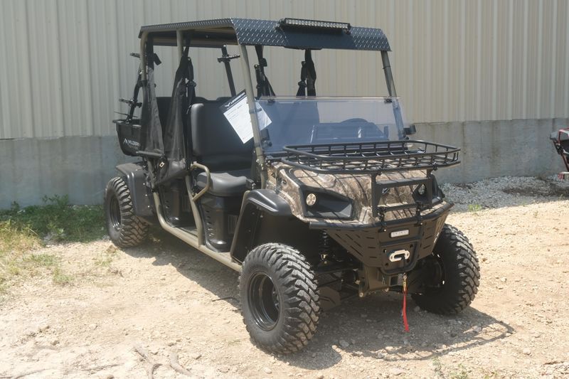 2025 LANDMASTER AMP CREW CAB WILDERNESS EDITION FOREST GREEN Image 1