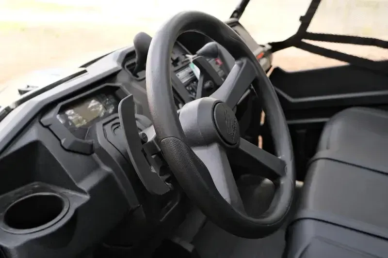 2025 Honda PIONEER 1000 6 DELUXE Image 6