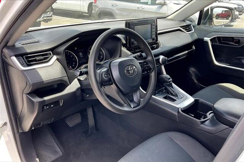 2022 Toyota RAV4 LEImage 14
