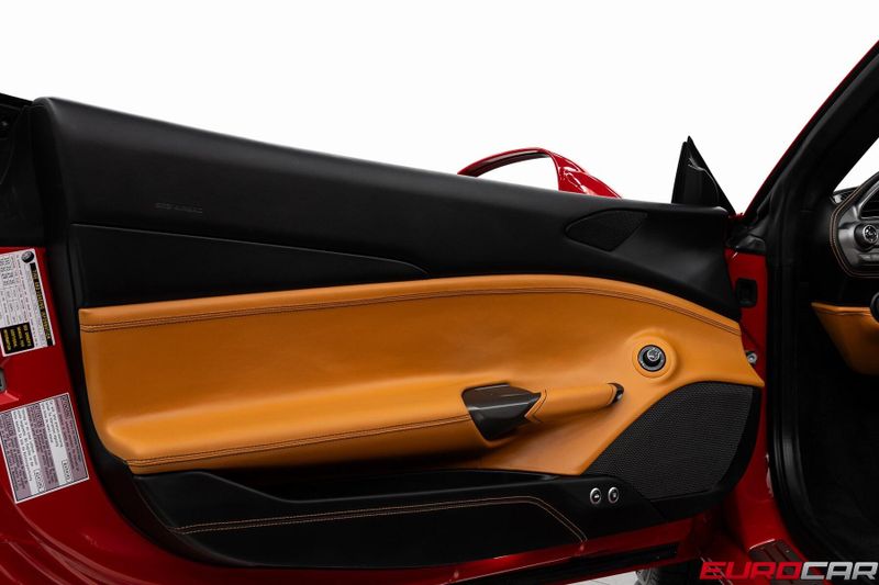 2017 Ferrari 488 Spider *CARBON INTERIOR * IMMACULATE CONDITION*Image 27