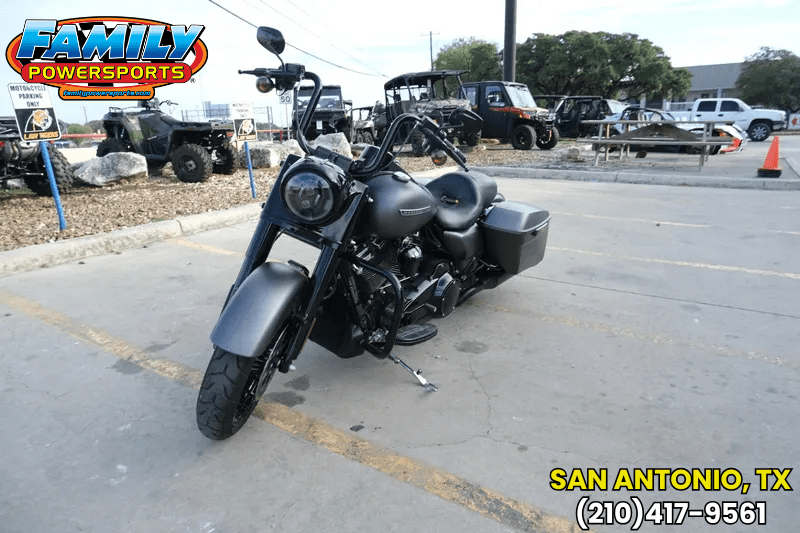 2017 HARLEY ROAD KING SPECIAL BLACKImage 1