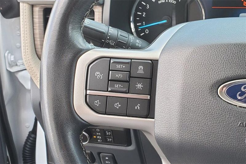 2023 Ford Expedition Limited photo 12