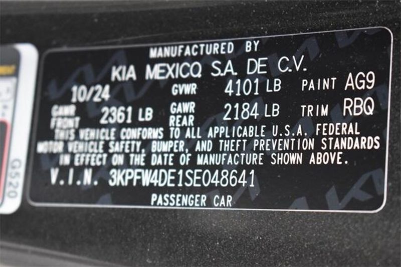 2025 Kia K4 Image 38
