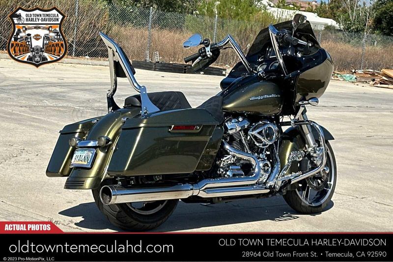 2017 Harley-Davidson Road Glide in a OLIVE GOLD exterior color. BMW Motorcycles of Temecula – Southern California (951) 506-6903 bmwmotorcyclesoftemecula.com 