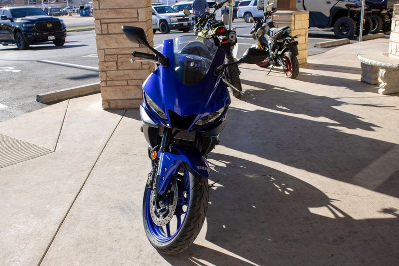 USED 2024 YAMAHA YZFR3 ABS Image 4