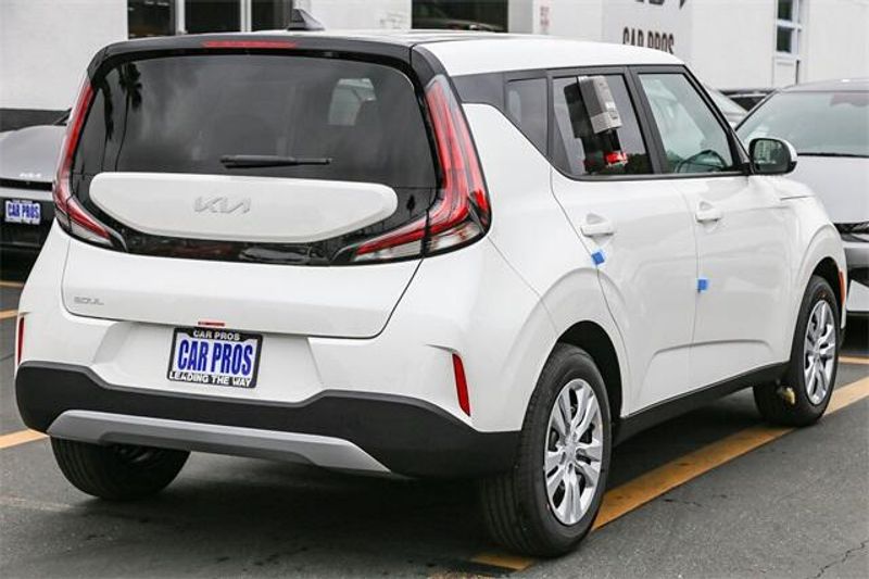 2025 Kia Soul LXImage 17