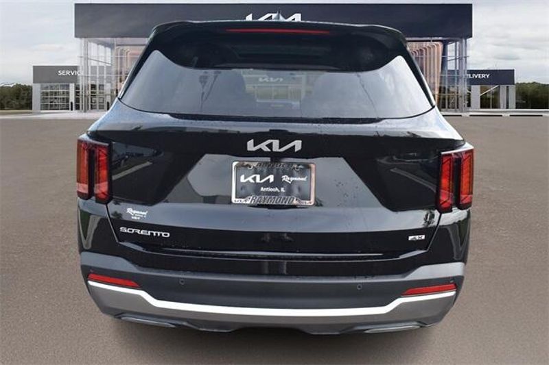 New 2025 Kia Sorento EXImage 4